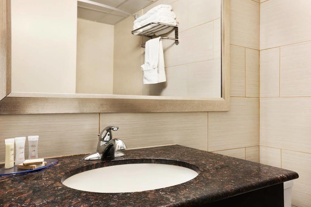 Howard Johnson By Wyndham North Plainfield Экстерьер фото